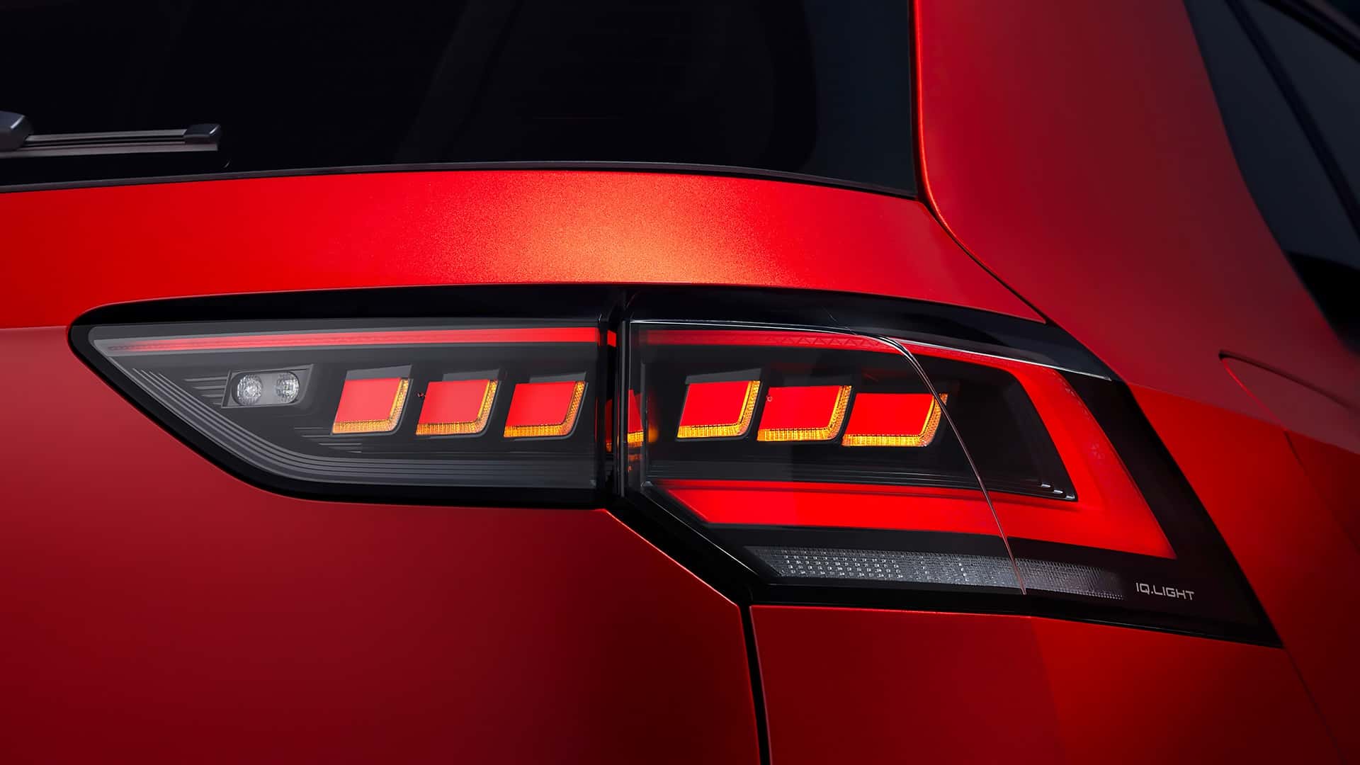 https://cdn.motor1.com/images/mgl/E6WeJB/s1/vw-golf-gti-2024.jpg