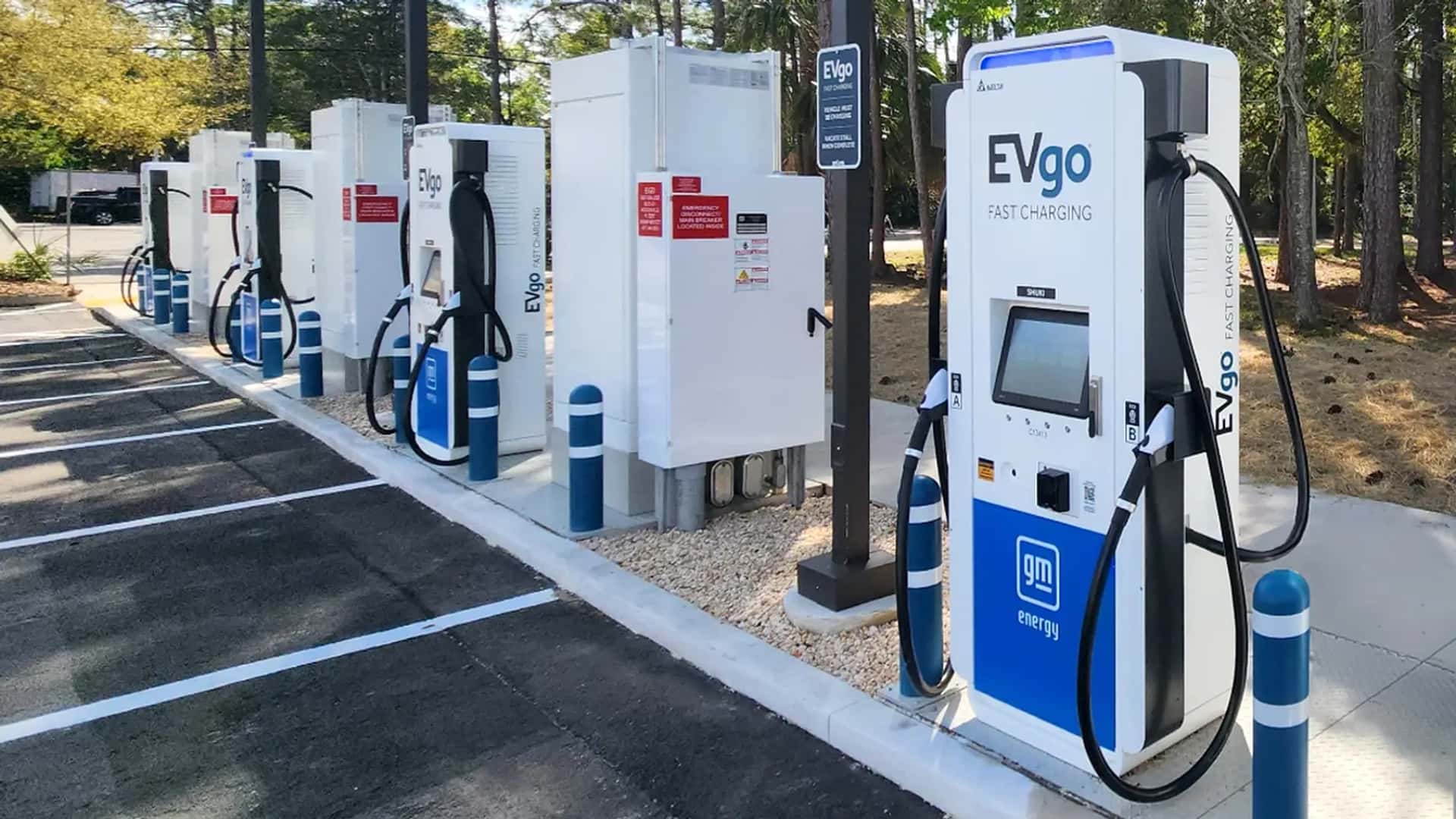 EVgo Is Adding More Fast Chargers Where You Buy Groceries EVgo Is Adding More Fast Chargers Where You Buy Groceries