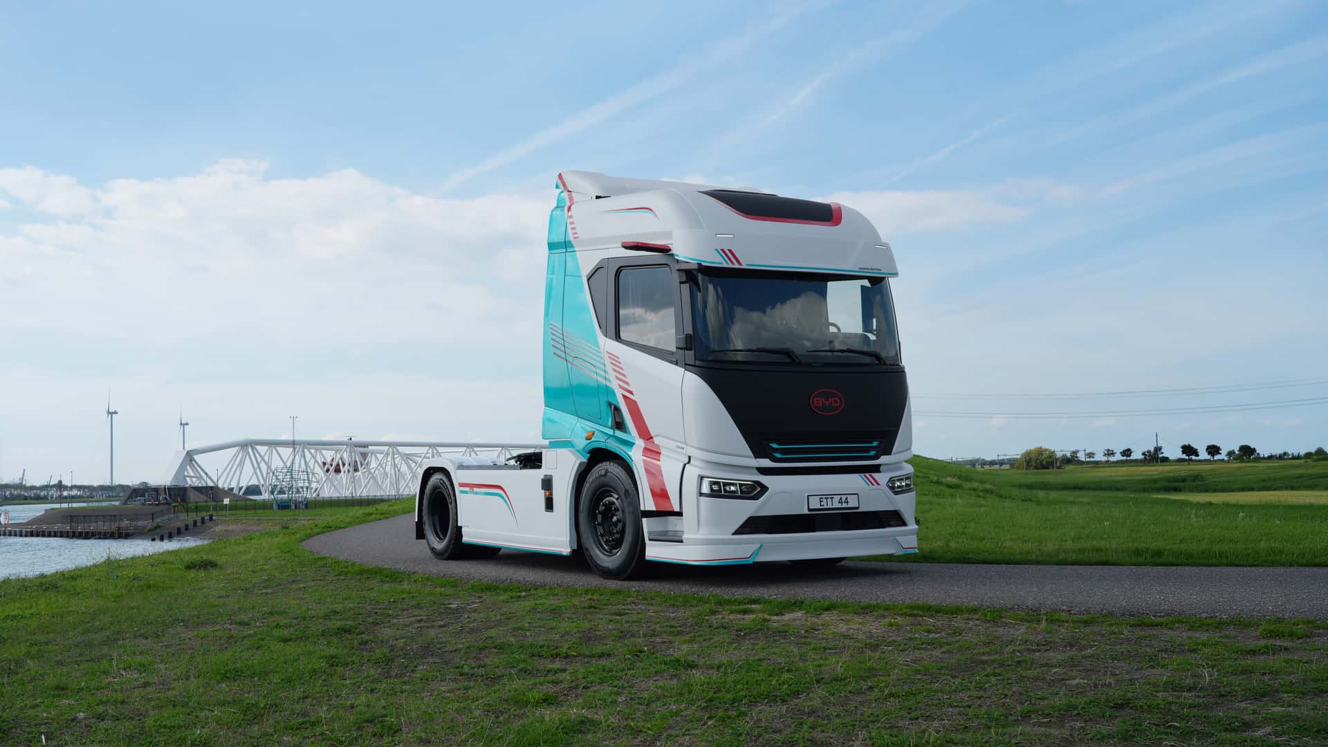 BYD Takes On The Tesla Semi With Its Own 372-Mile Truck