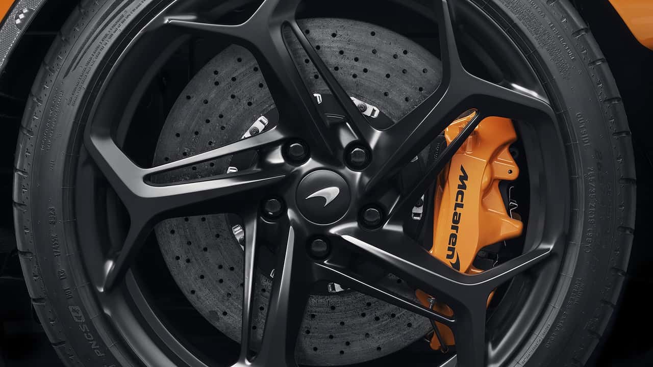 La ruota anteriore della McLaren W1