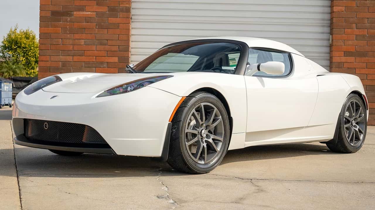 Tesla Roadster del 2008 con meno di 1.000 km