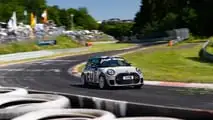 Mini John Cooper Works Bulldog Racing im 24h-Rennen auf dem Nürburgring 2025