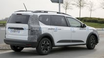Dacia Jogger Facelift (2026) Erlkönig