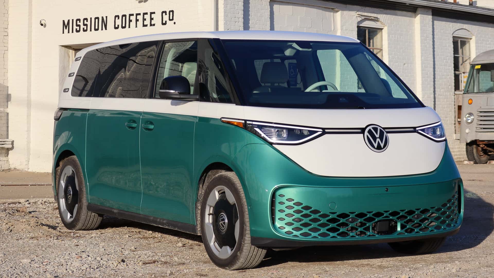 The 2025 VW Buzz Proves That Nostalgia Is A Hell Of A Drug
