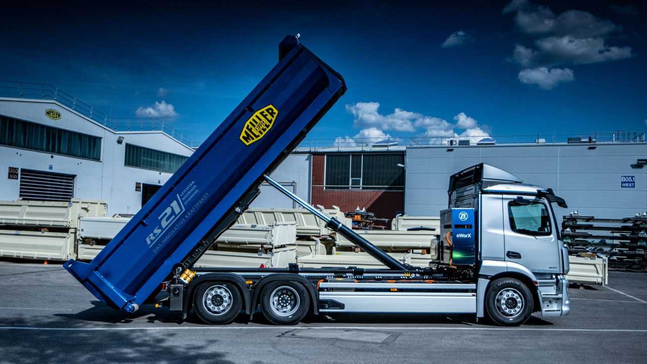 Mercedes-Benz Trucks eActros con presa di forza eWorX di ZF