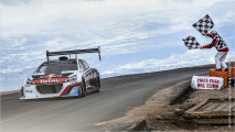 VW-Elektroauto fährt Pikes-Peak-Rennen