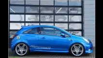 Blauer Power-Bolide