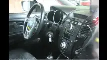 Erwischt: Kia-Minivan