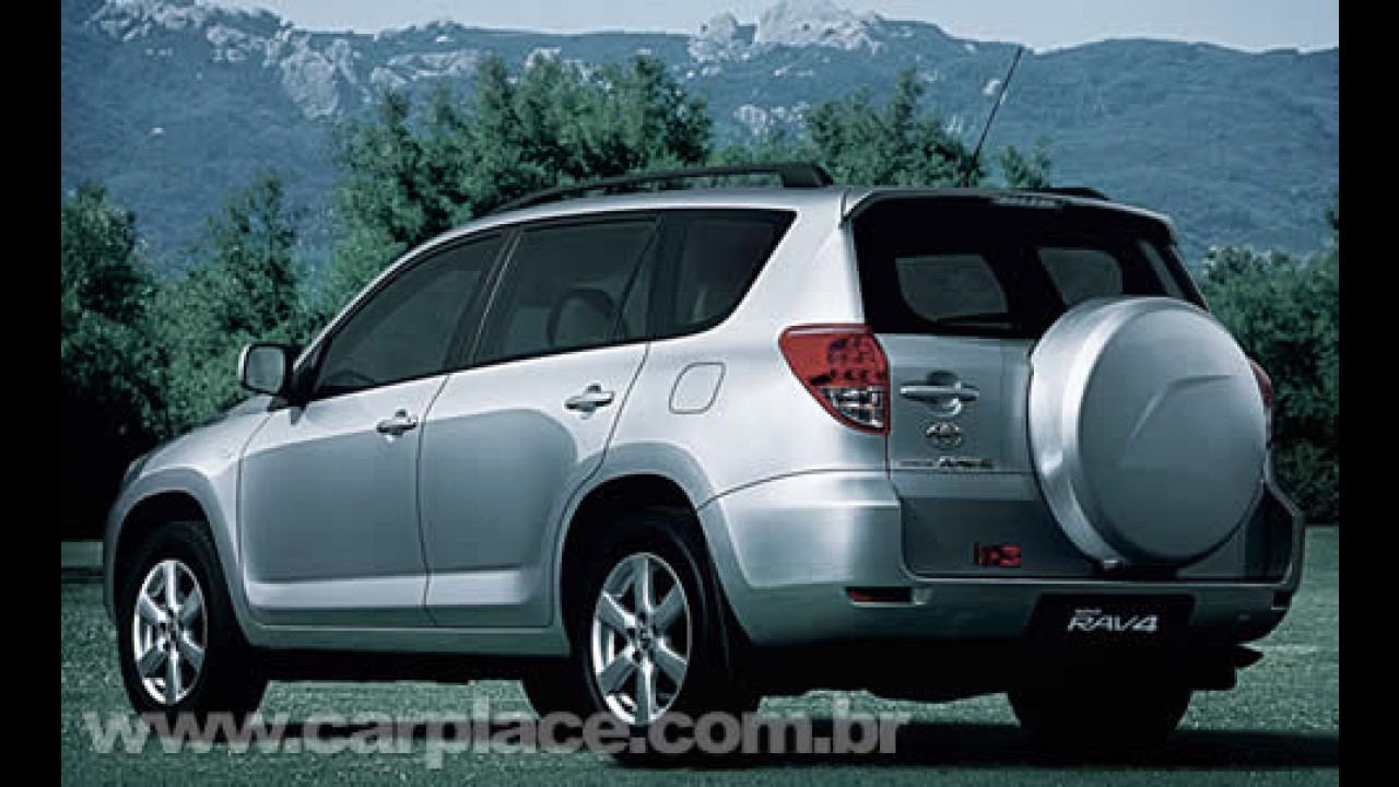 Toyota celebra 15 anos do lançamento mundial do utilitário esportivo RAV4