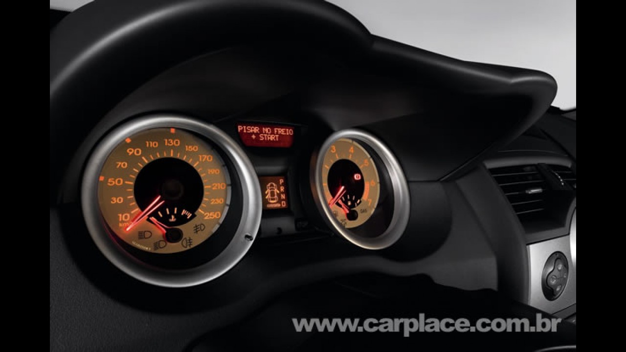 Renault lança linha Mégane Sedan e Grand Tour 2010 com novidades visuais externas e internas