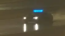 Güvenlik aracı Audi R8'in S virajdaki yanlamasını izleyin