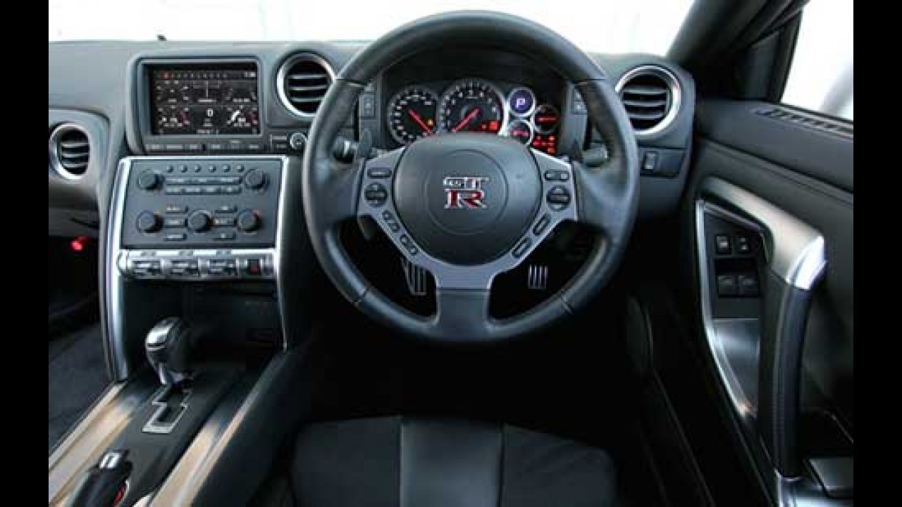Nissan GT-R 2009 - Fotos oficiais da máquina V6 de 473 cavalos