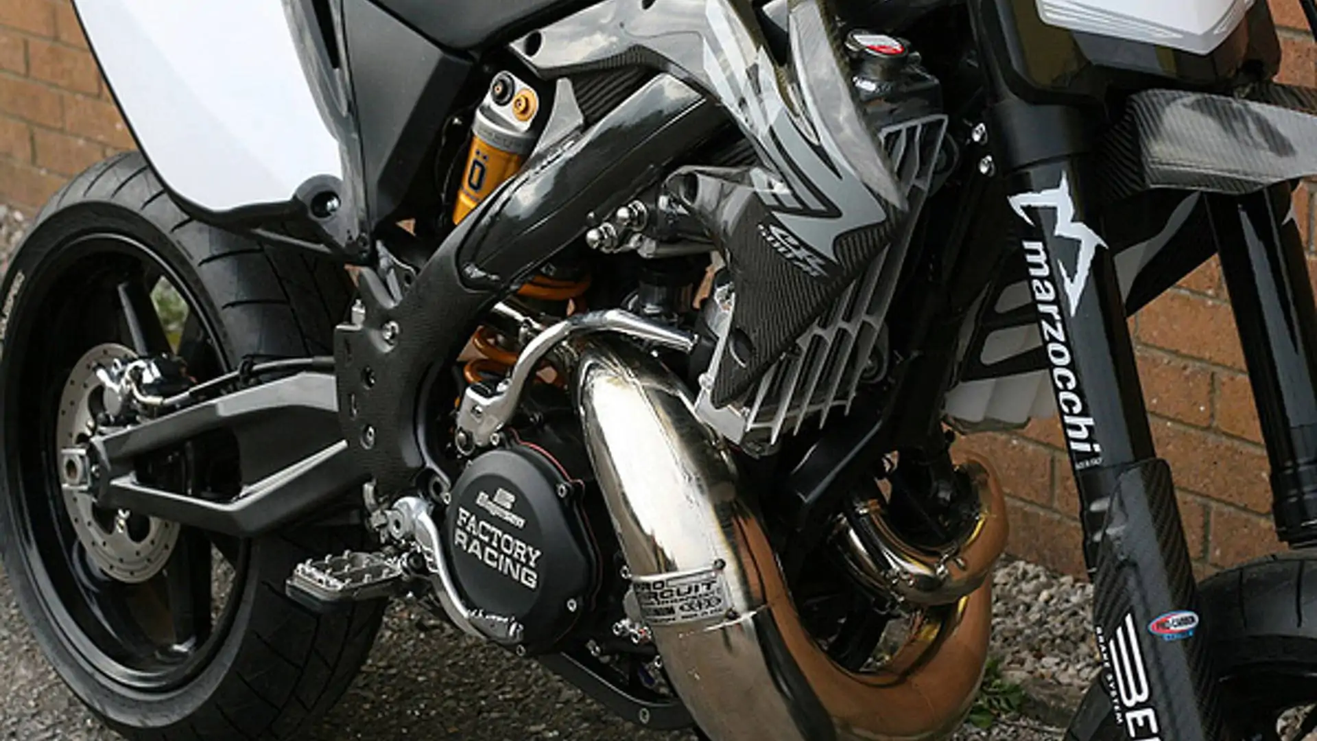 custom-cr500af-supermoto.webp