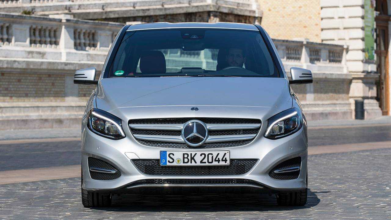 Mercedes Classe B, nuova e vecchia a confronto
