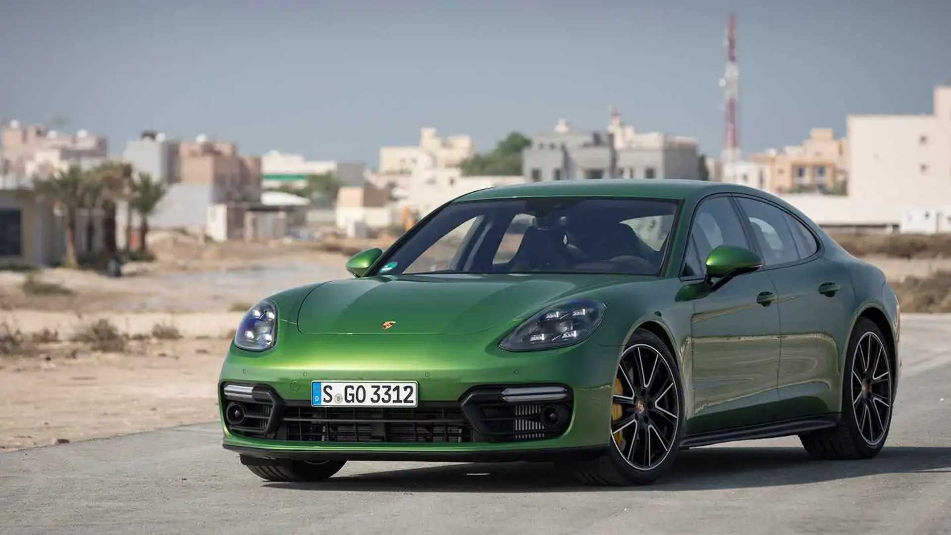 2019-porsche-panamera-gts-sedan.jpg