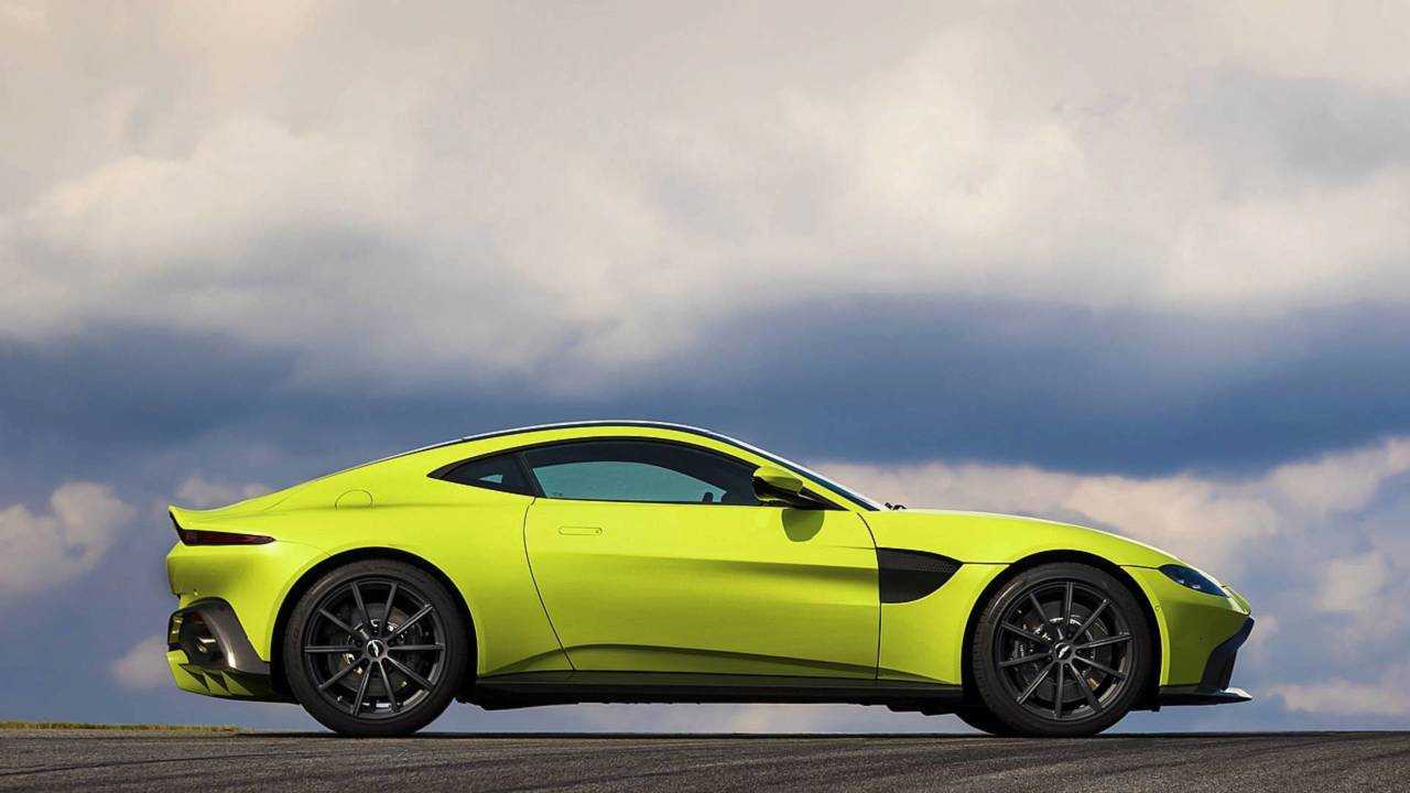 Aston Martin Vantage V8