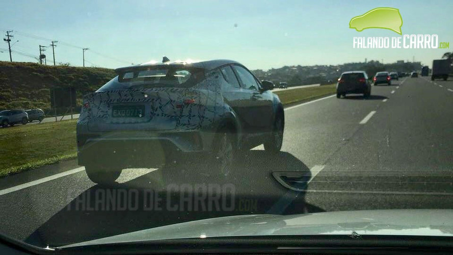 Toyota C-HR - Flagra