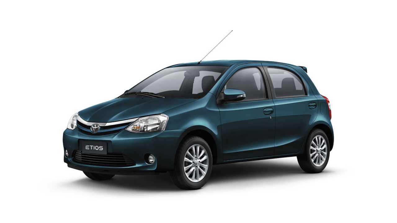Lanzamiento Toyota Etios 2015