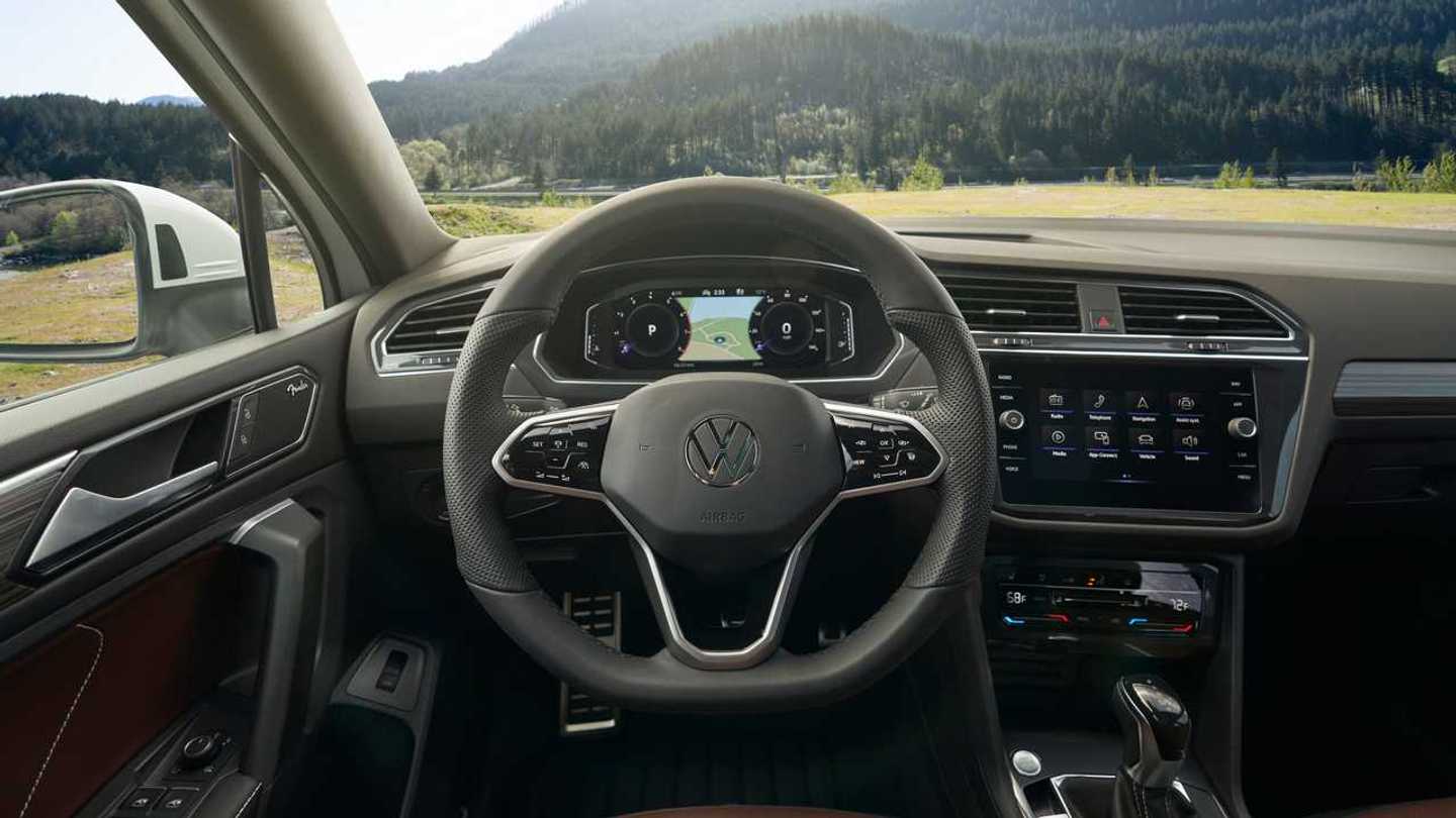 2022-volkswagen-tiguan-first-drive-review-stick-to-your-guns