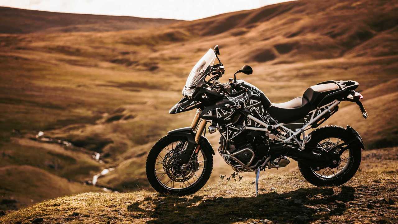 Protótipo da nova Triumph Tiger 1200 mostra detalhes do visual