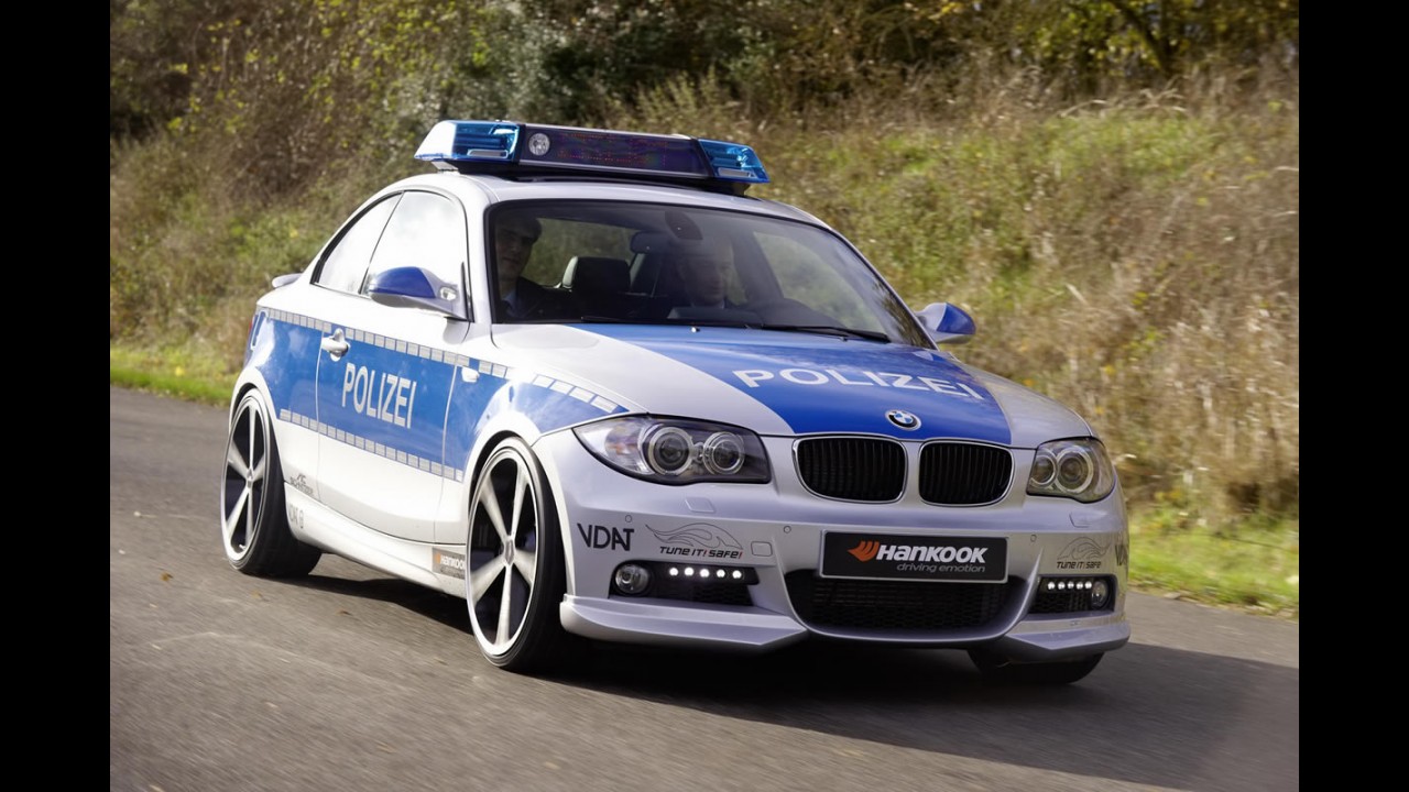BMW 123d Coupé preparado vira viatura de Polícia na Alemanha - Veja fotos