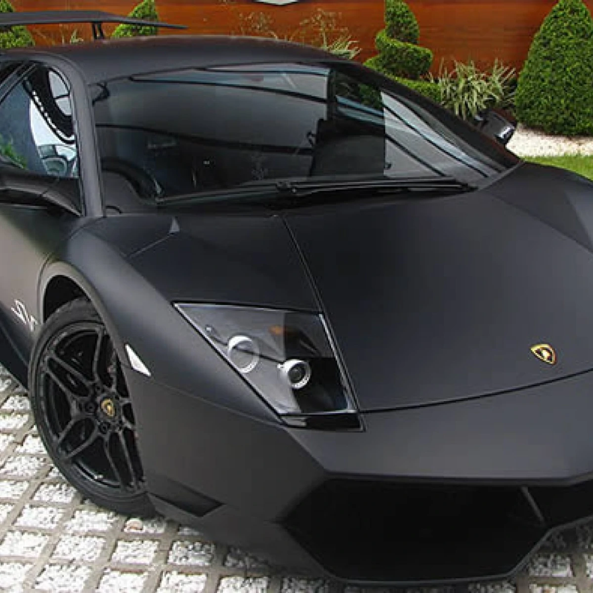 Lamborghini Murciélago LP670-4 SuperVeloce chega ao Brasil por R