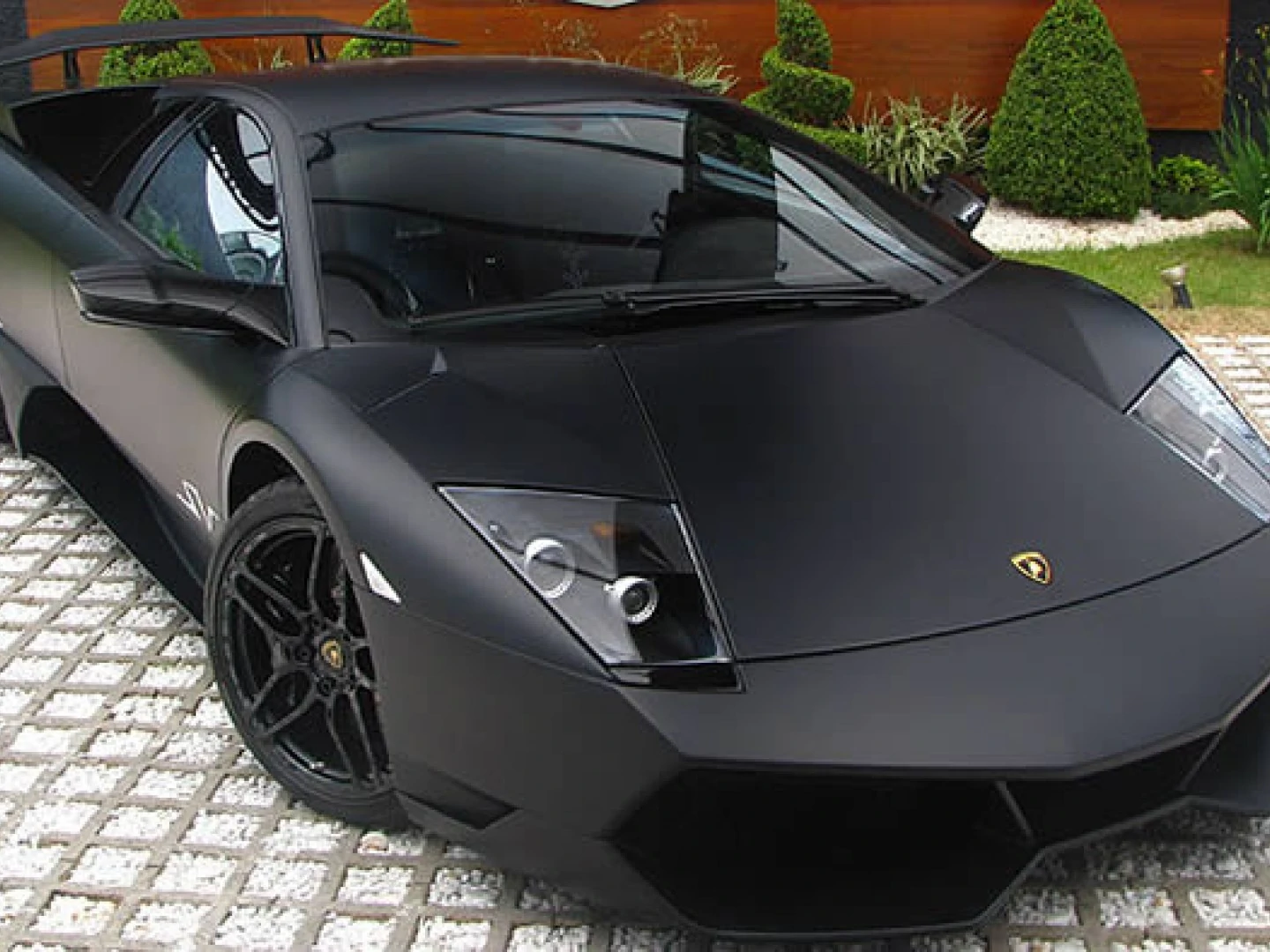 Lamborghini Murciélago LP670-4 SuperVeloce chega ao Brasil por R