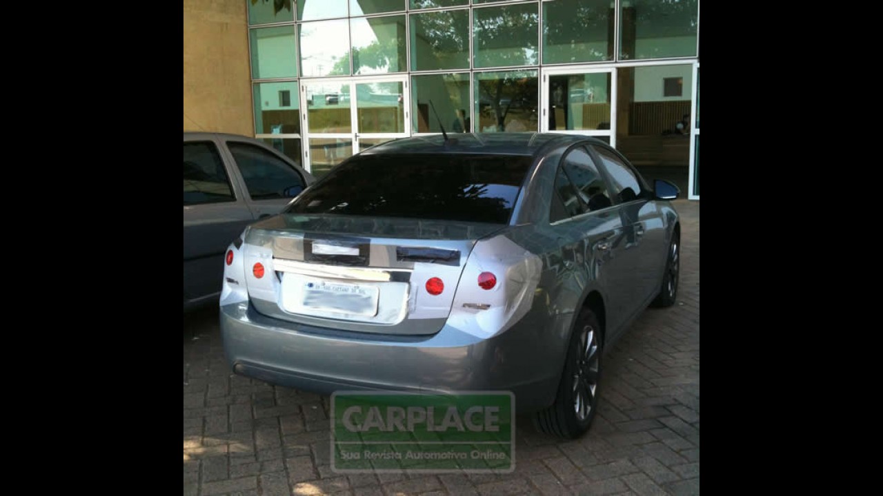 Exclusivo: Flagra mostra detalhes do Cruze LTZ Ecotec6, a versão top de linha