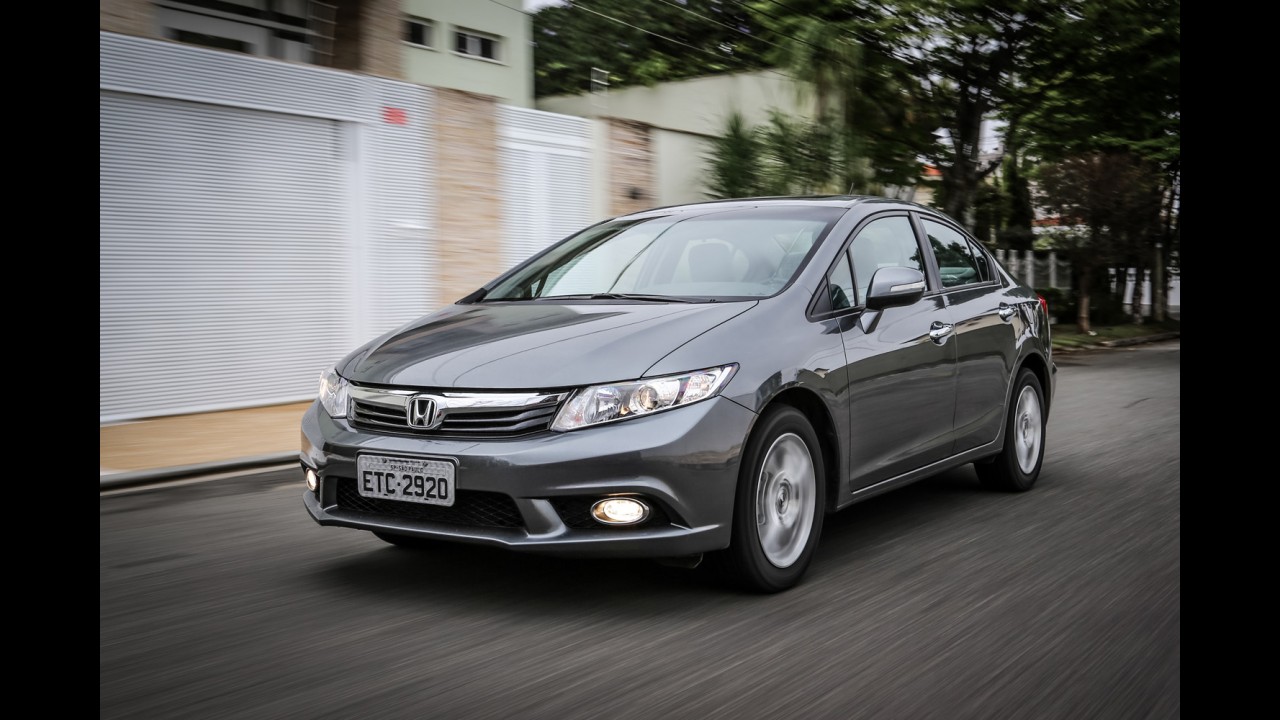 Teste CARPLACE: os novos Focus e Sentra encaram Civic e C4 Lounge