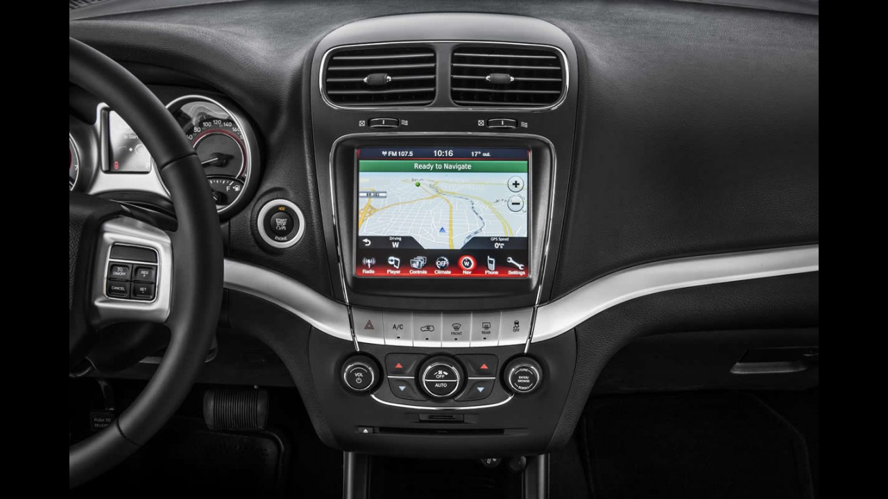Teste CARPLACE: Fiat Freemont deixa de preguiça com novo câmbio de seis marchas