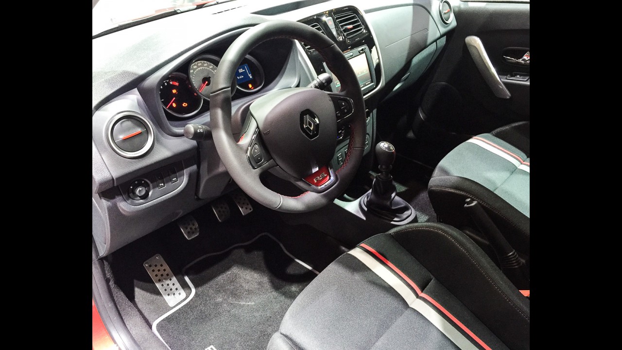 Novo Sandero R.S. 2.0 com 150 cv chega em setembro por R$ 58.880