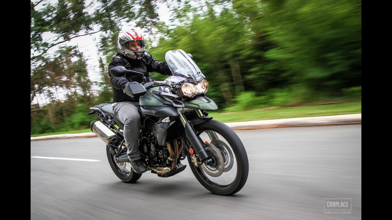 Máquinas inglesas: Range Rover Evoque Dynamic e Triumph Tiger 800XC