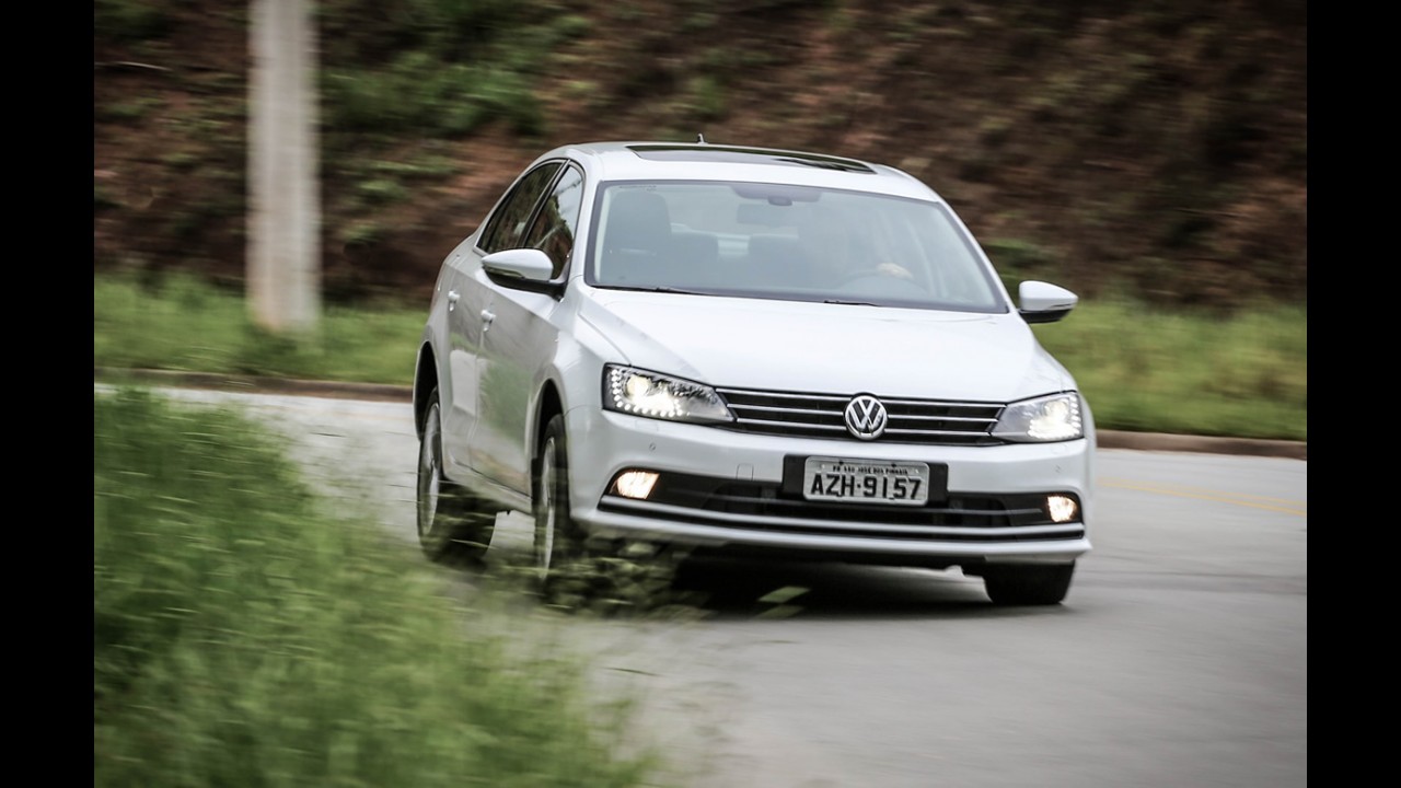 Teste CARPLACE: Jetta TSI mantém pegada de GTI em corpo de sedã