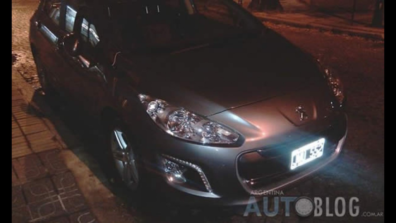 Flagras: Novo Peugeot 308 já roda sem disfarces na Argentina