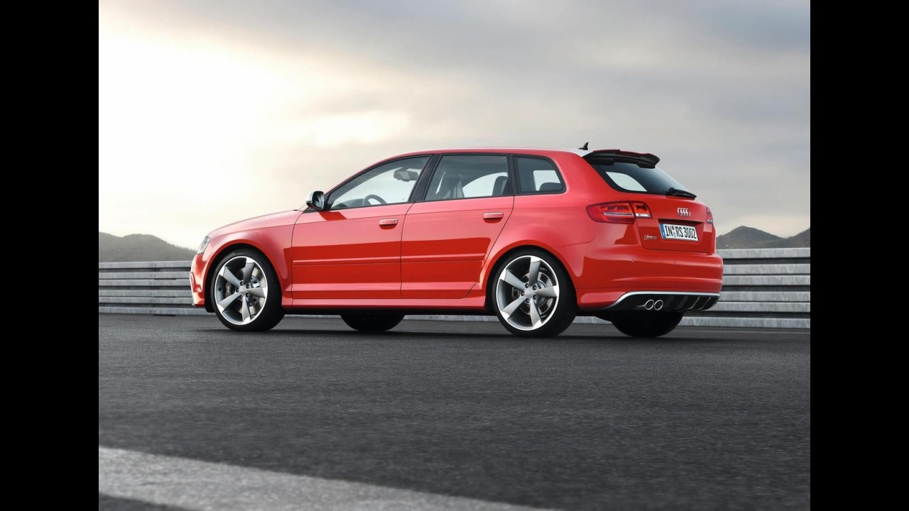 Novo Audi RS3 chega ao Brasil por R$ 298 mil - Modelo acelera de 0 a 100km/h em 4,6 s