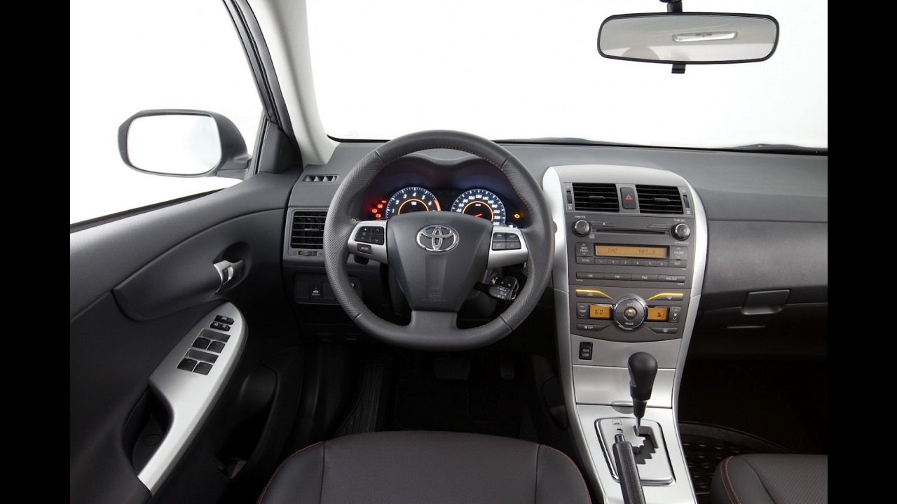 Toyota lança Corolla 2013 em versão XRS no Brasil - Preços partem dos R$ 79.500