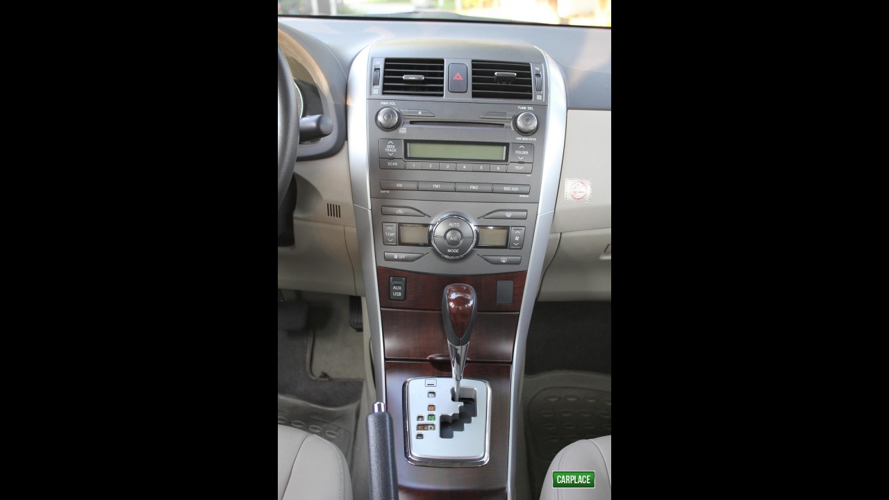 Garagem CARPLACE: Detalhes do acabamento interno do Toyota Corolla Altis