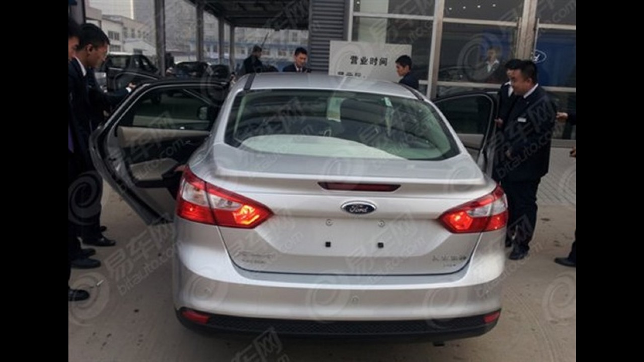 Flagra: Ford Focus chinês é mostrado aos concessionários antes do lançamento