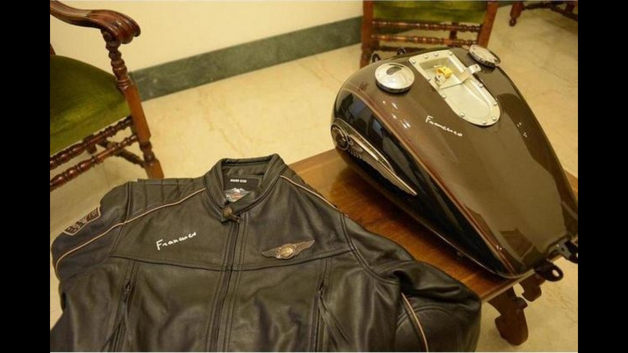 Harley-Davidson do Papa Francisco é leiloada por R$ 785 mil