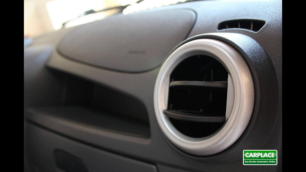 Garagem CARPLACE: Detalhes do acabamento interno do Ford KA 2012