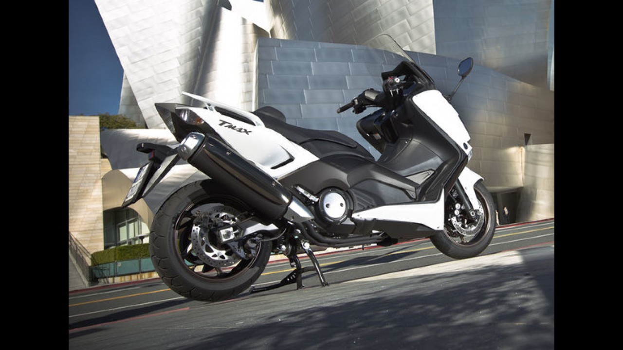 Yamaha confirma maxiscooter T-Max 530 em dezembro por cerca de R$ 40 mil