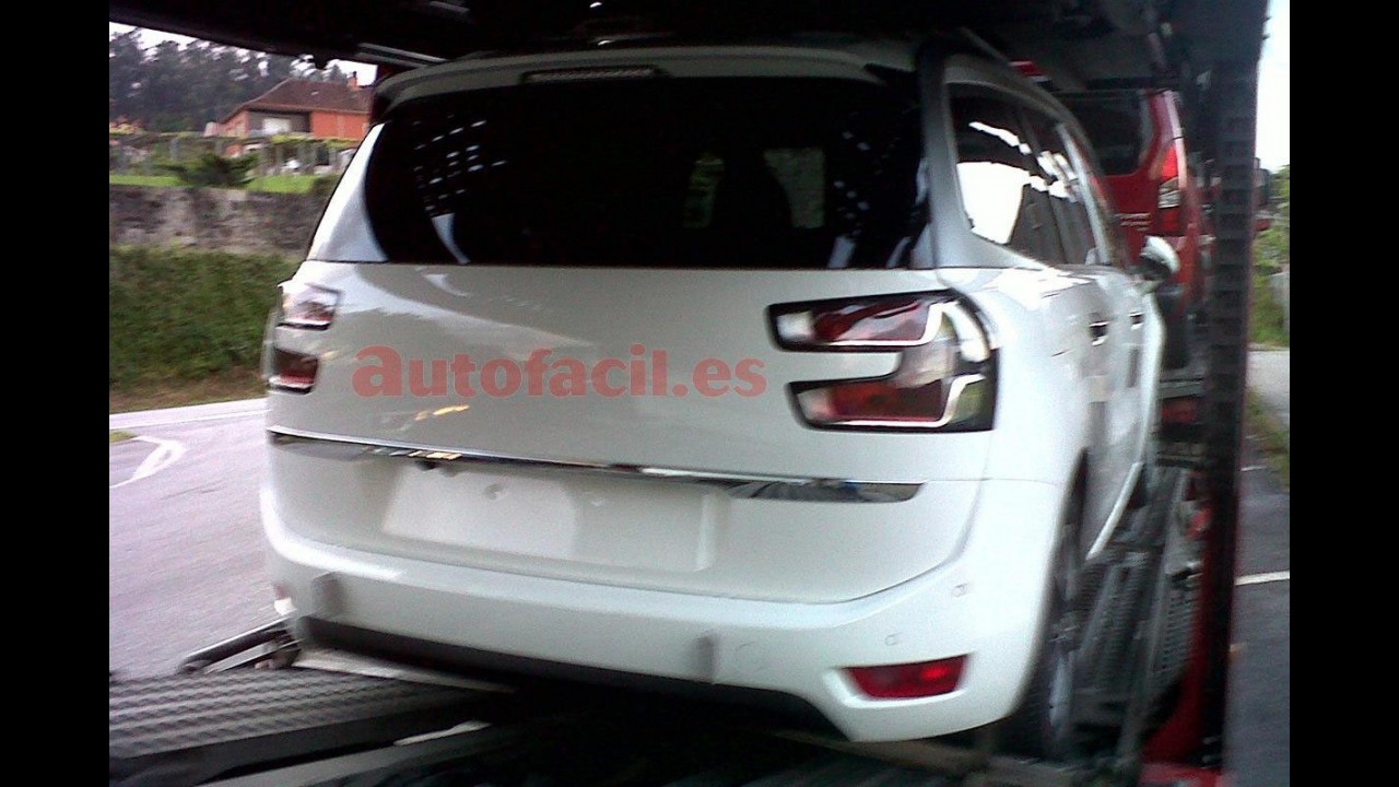 Nova Grand C4 Picasso é flagrada sem disfarces na Espanha