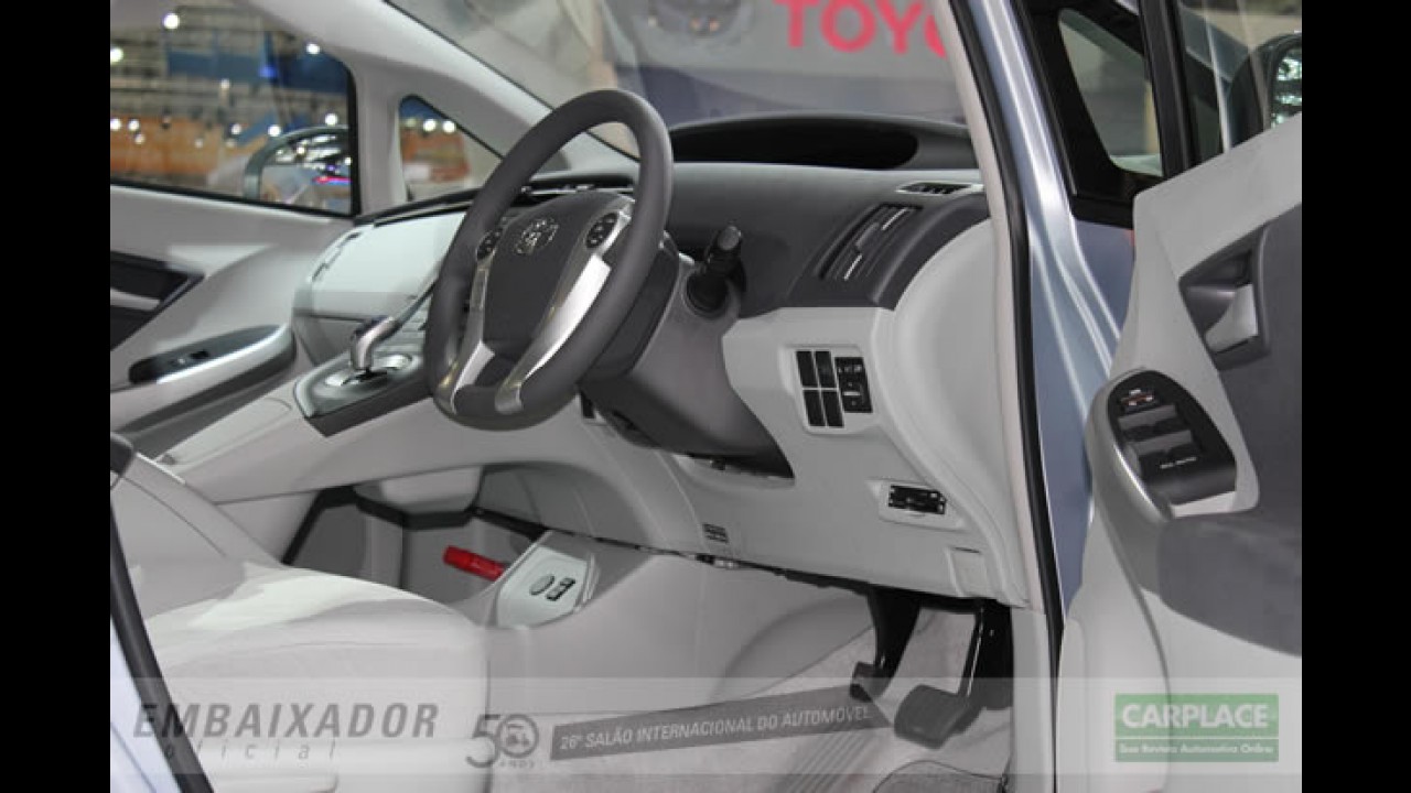 Toyota mostra o Prius Plug-in Hybrid no Salão do Automóvel de São Paulo