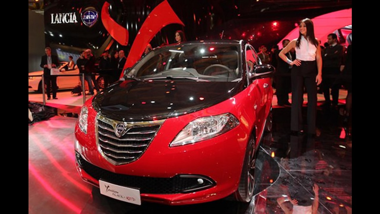 Lancia Ypsilon Black & Red é revelado oficialmente no Salão de Bolonha