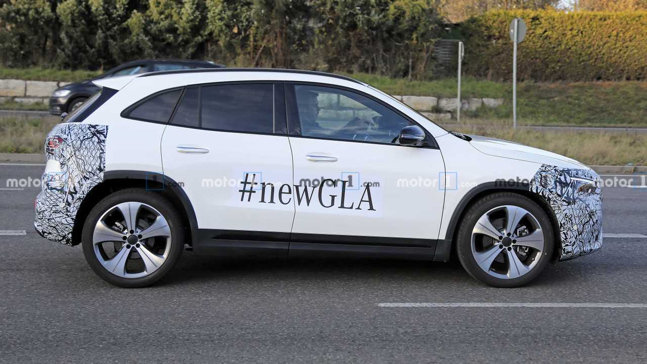 2020 Mercedes GLA finale Erlkönigbilder
