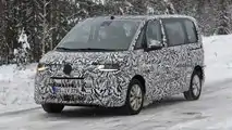 Volkswagen T7 Multivan, su strada la versione definitiva