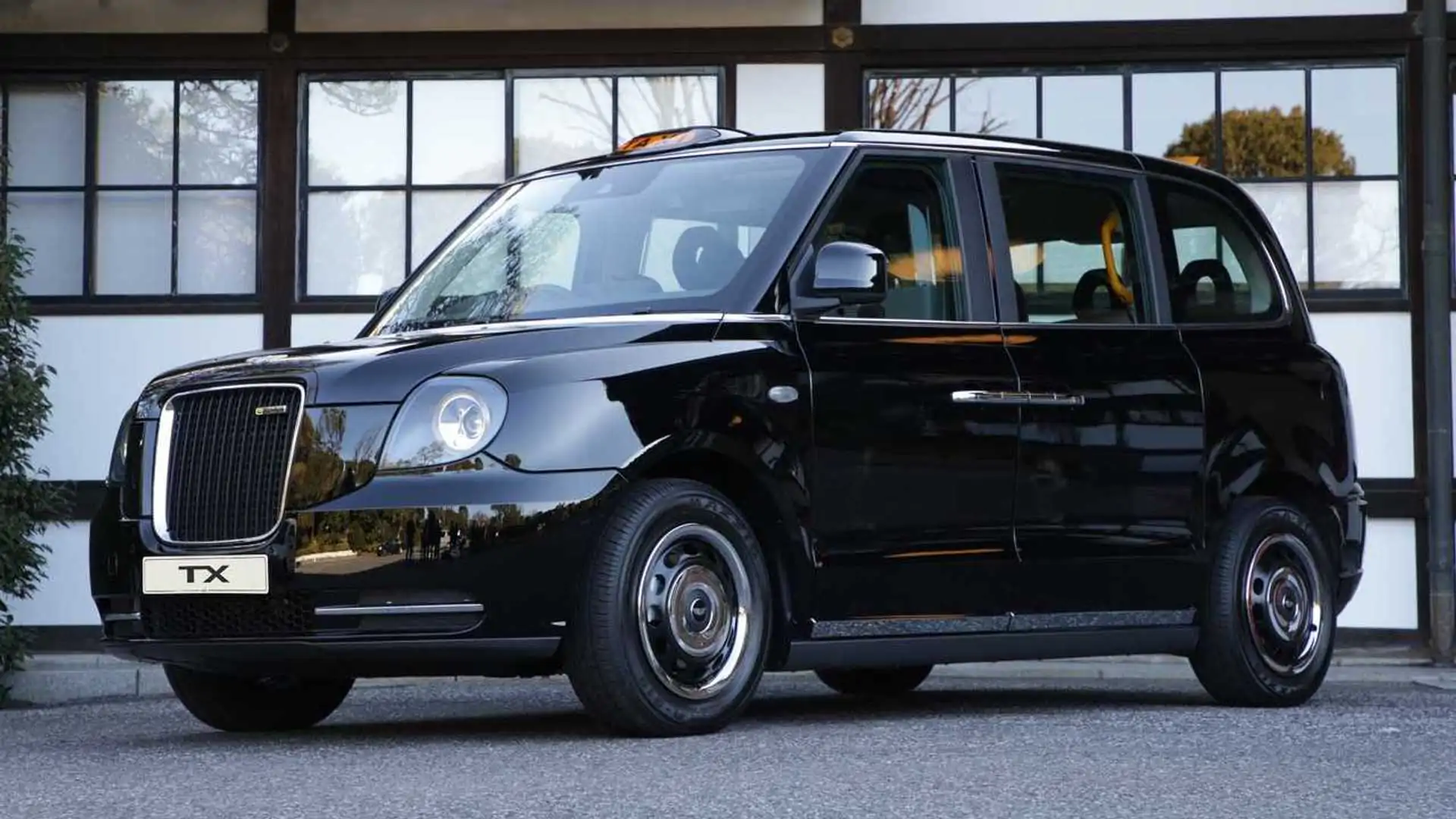 levc-tx-taxi-in-japan.webp