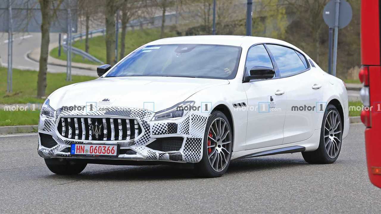 Maserati Quttroporte spia lifting foto
