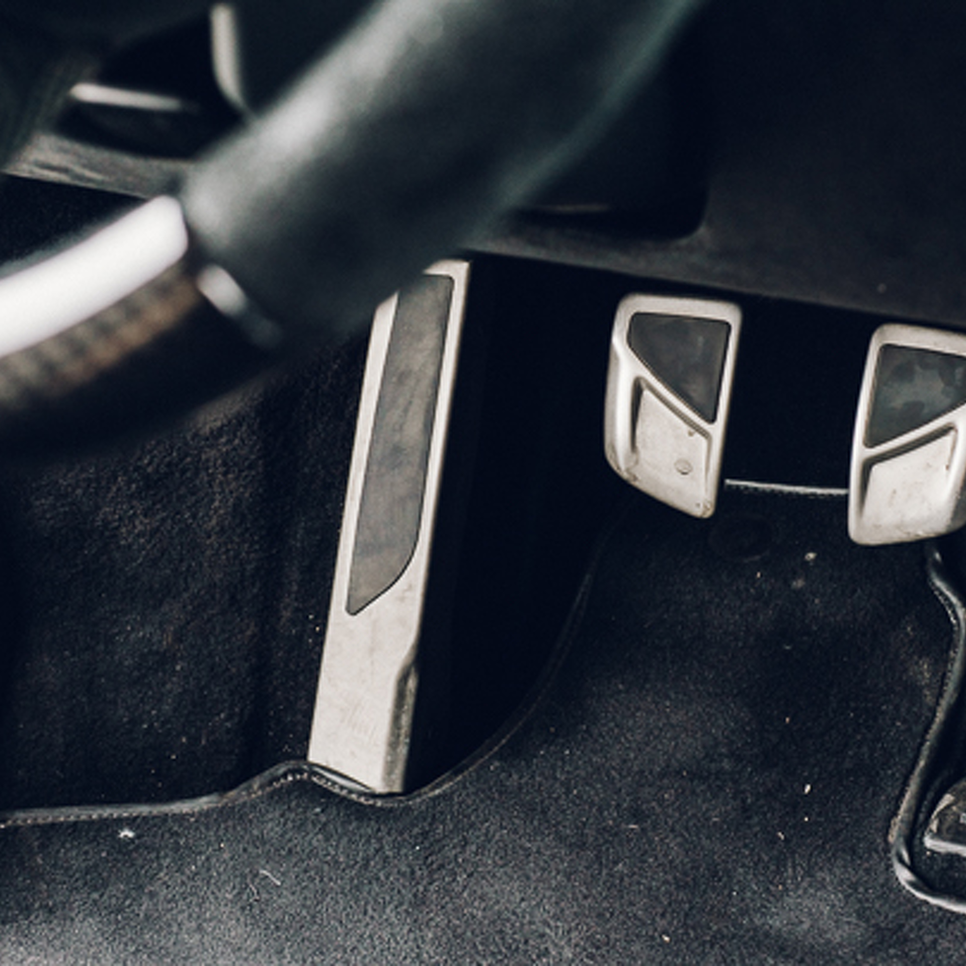 Basking in the Purity of the World’s Last Manual Lamborghini
