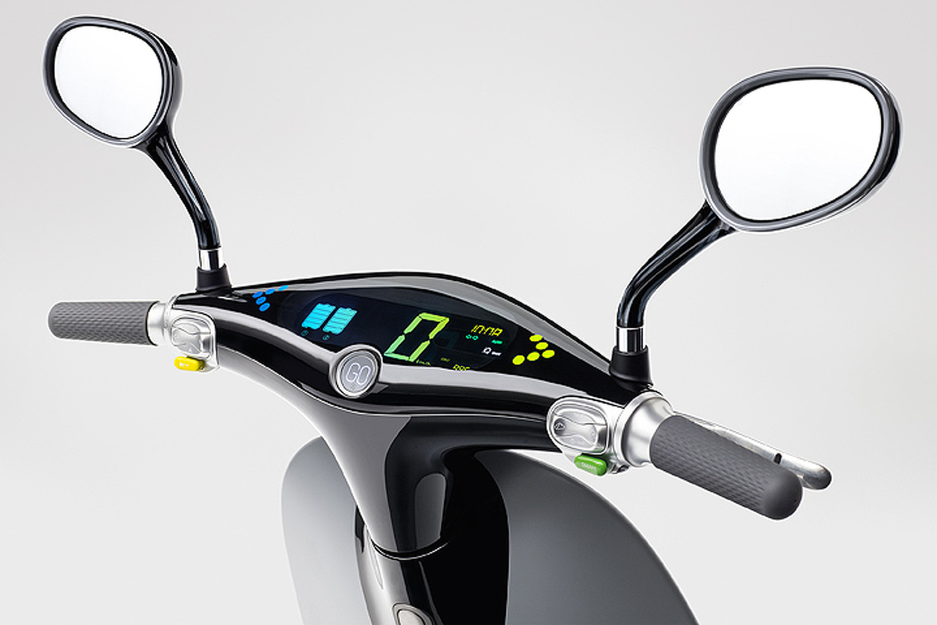 The Gogoro e-Scooter Solves Mobility Problems with Smartphone Tech